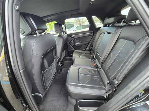 Used 2025 Audi Q3 2.0T Premium w/ Black Optic Sport Package AWD/4WD image 17