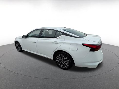 Used 2026 Nissan Altima 2.5 SV FWD image 10