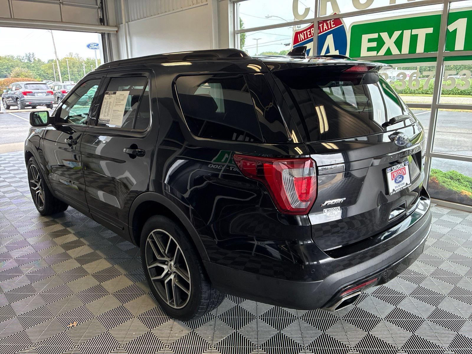 Used 2017 Ford Explorer Sport AWD/4WD image 4