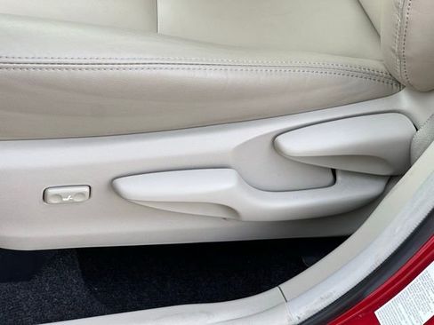 Used 2014 Toyota Prius V Five image 30