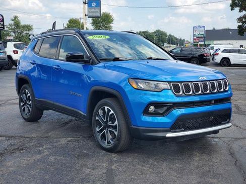 Used 2023 Jeep Compass Limited AWD/4WD image 2