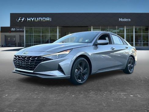 Used 2022 Hyundai Elantra Blue w/ Preferred Accessory Package FWD image 1