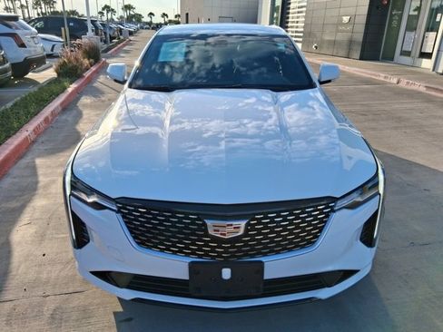 Used 2023 Cadillac CT4 Luxury image 2
