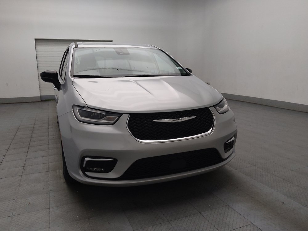 Used 2024 Chrysler Pacifica Touring-L FWD image 14