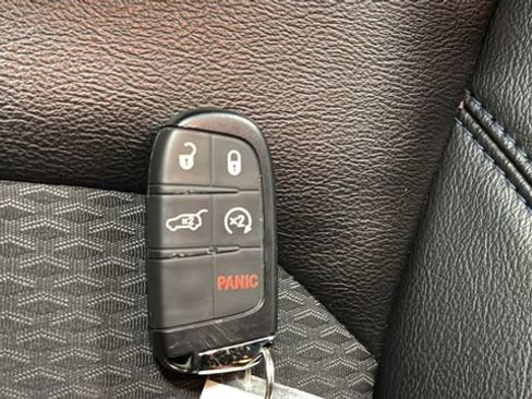 Used 2023 Jeep Compass Latitude w/ Convenience Group AWD/4WD image 20