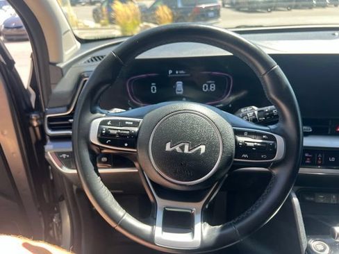 Used 2024 Kia Sportage EX AWD/4WD image 7