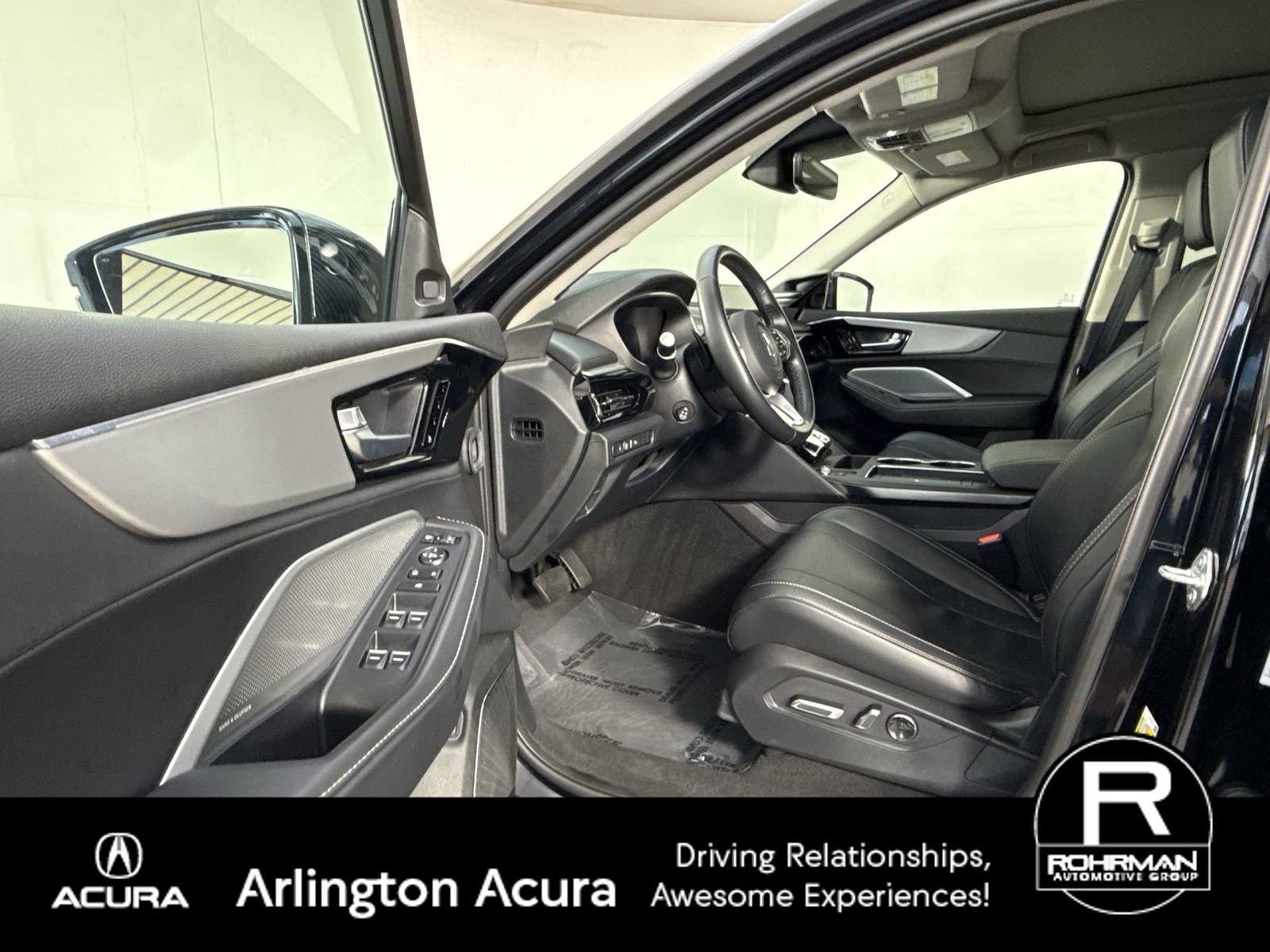 Certified 2025 Acura MDX w/ Technology Package FWD image 4