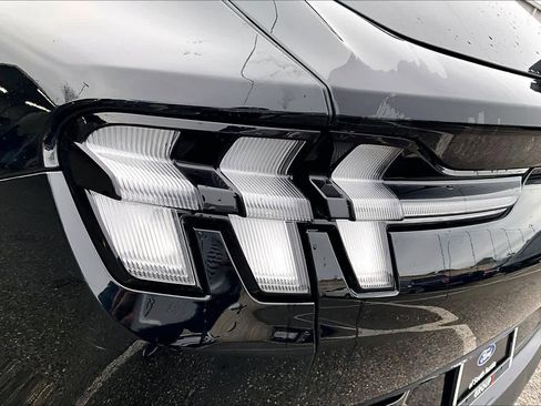 Used 2025 Ford Mustang Mach-E Premium image 27