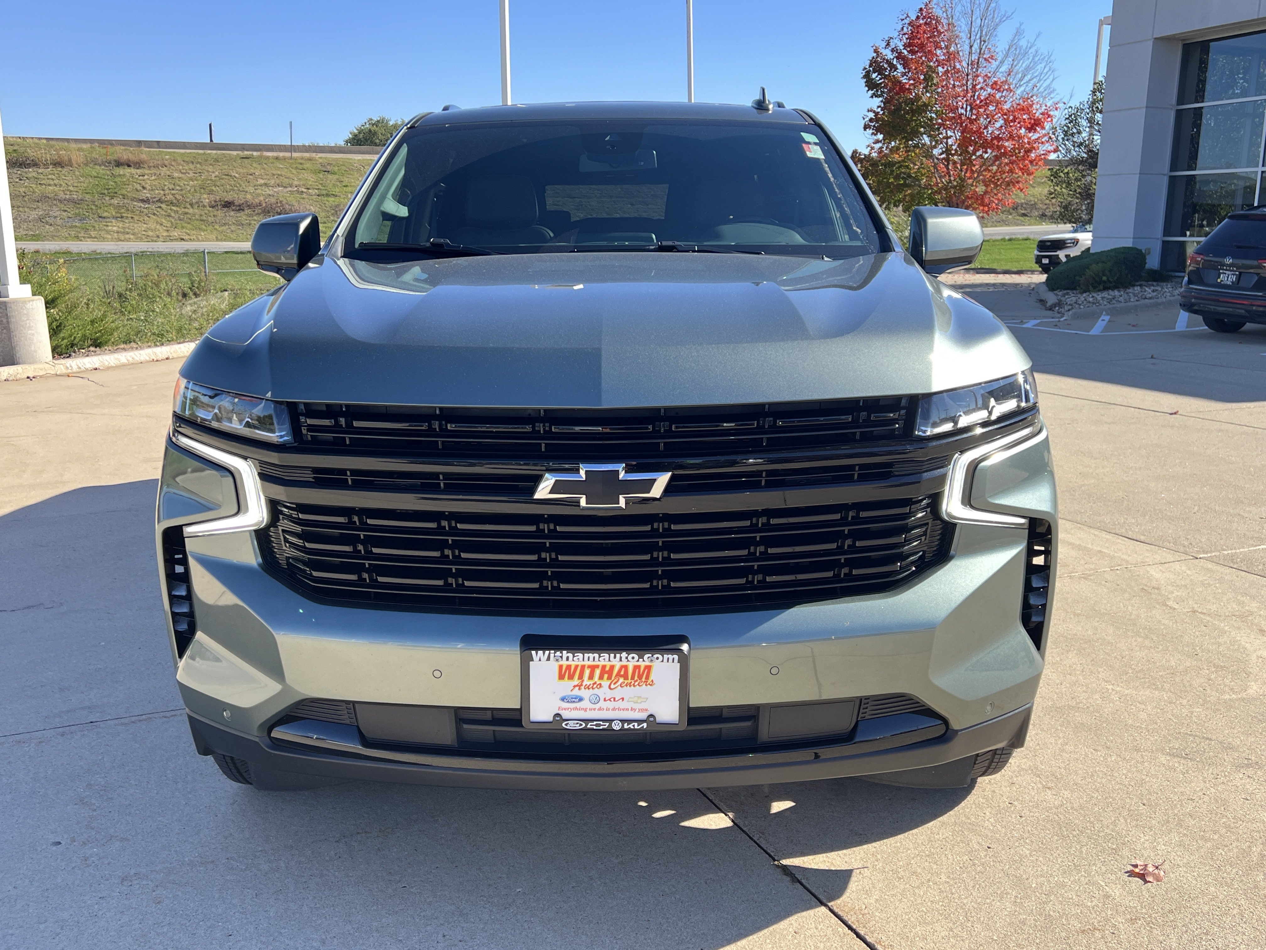 Used 2023 Chevrolet Suburban RST AWD/4WD image 9