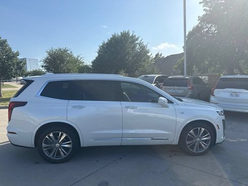 Used 2020 Cadillac XT6 Premium Luxury FWD image 4