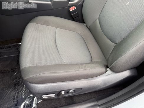 Used 2025 Toyota RAV4 XLE image 13