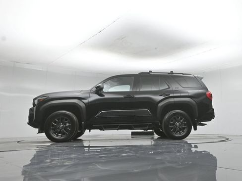 Used 2025 Toyota 4Runner SR5 AWD/4WD image 55
