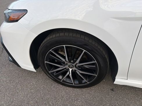 Used 2024 Toyota Camry SE image 36