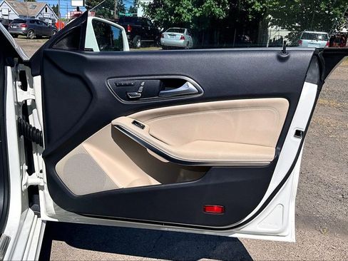 Used 2018 Mercedes-Benz CLA 250 image 23