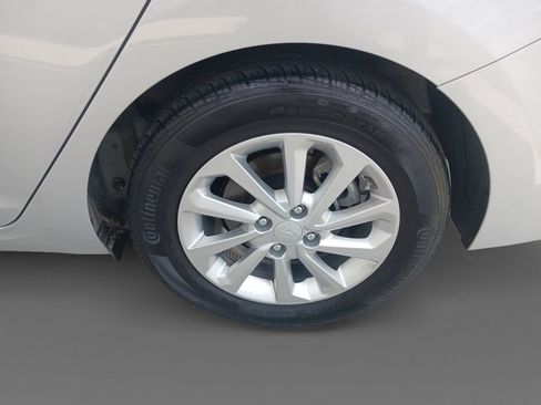 Used 2022 Hyundai Accent SEL FWD image 8