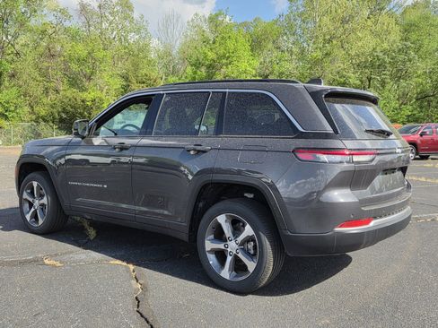 New 2026 Jeep Grand Cherokee Limited RWD image 4