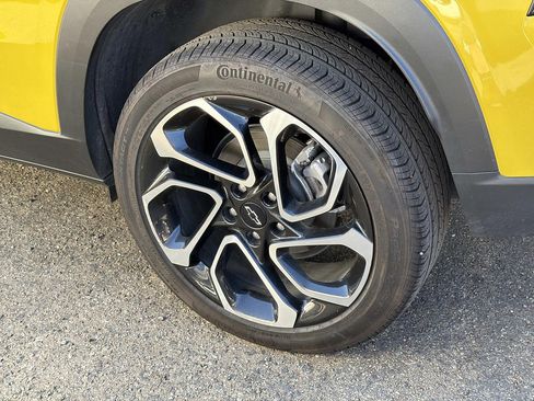 Used 2025 Chevrolet Trax RS w/ Driver Confidence Package FWD image 5