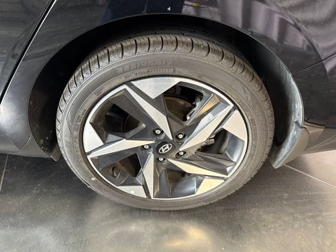 Used 2023 Hyundai Elantra SEL w/ Convenience Package FWD image 10