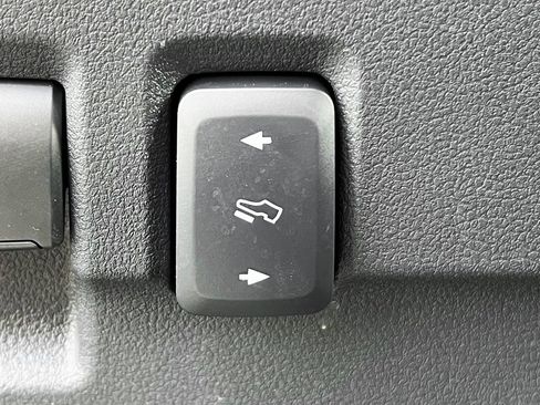 Used 2025 Ford F250 Platinum image 31