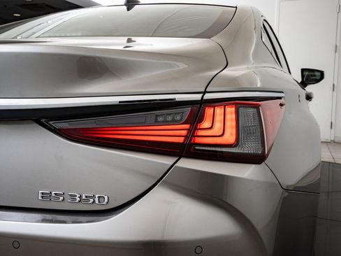 Used 2019 Lexus ES 350 Luxury image 9