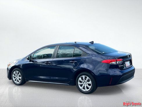 Certified 2025 Toyota Corolla LE FWD image 5