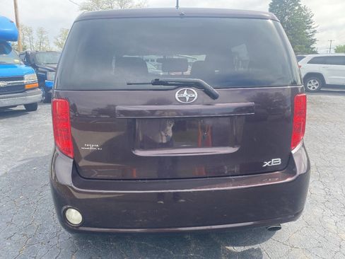 Used 2010 Scion xB FWD image 6