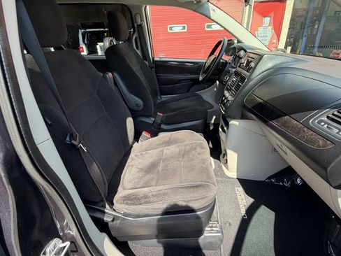 Used 2013 Dodge Grand Caravan SE FWD image 36