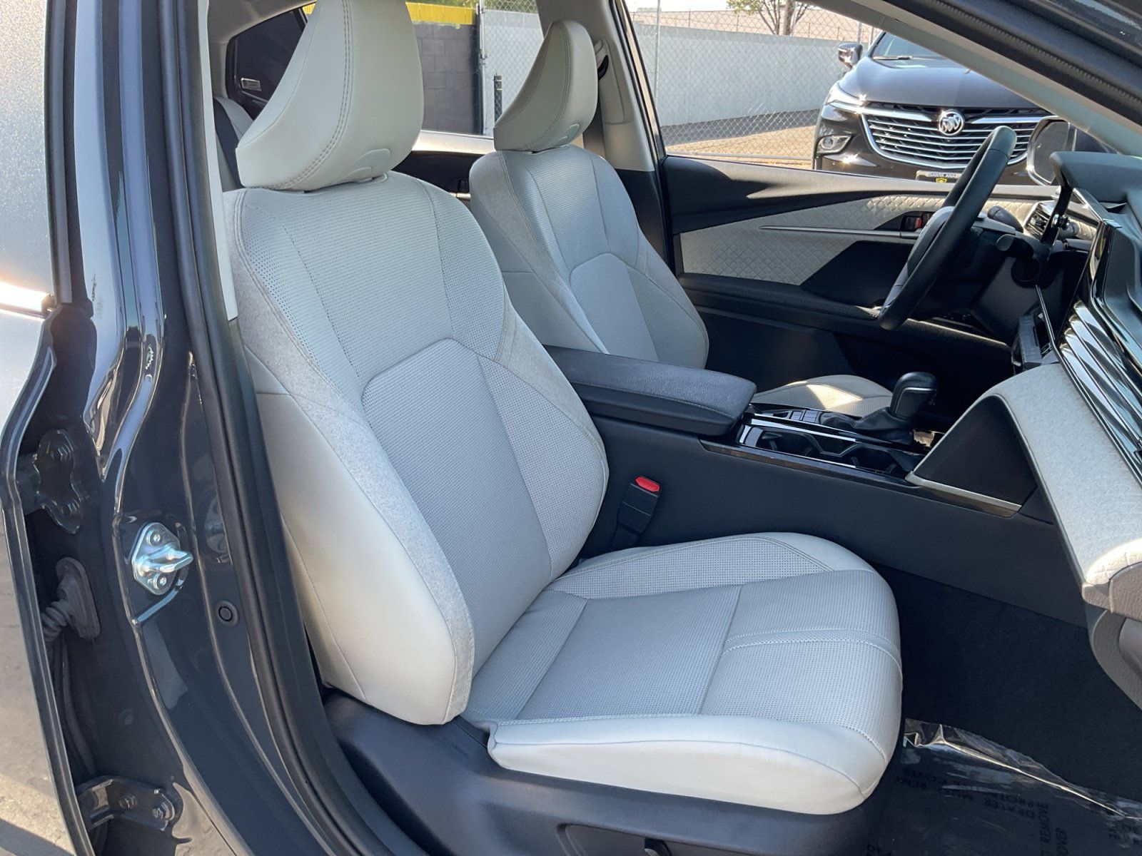 Used 2025 Toyota Camry XLE FWD image 22