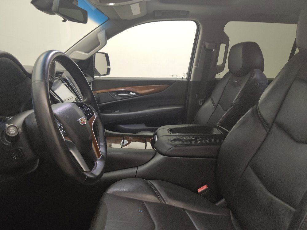 Used 2018 Cadillac Escalade Premium Luxury RWD image 17