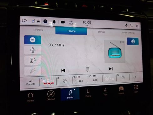 Used 2021 Jeep Grand Cherokee L Overland w/ Luxury Tech Group IV AWD/4WD image 26