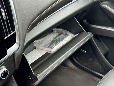 Used 2023 Chevrolet Traverse LT w/ LT Premium Package image 32