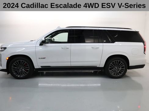 Used 2024 Cadillac Escalade ESV V w/ Heavy-Duty Trailer Package AWD/4WD image 4