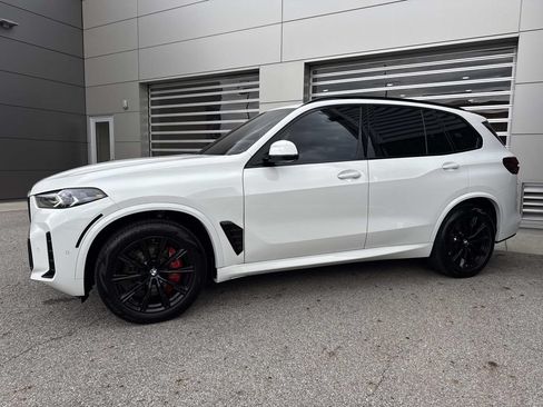 Used 2024 BMW X5 xDrive40i w/ M Sport Package AWD/4WD image 3