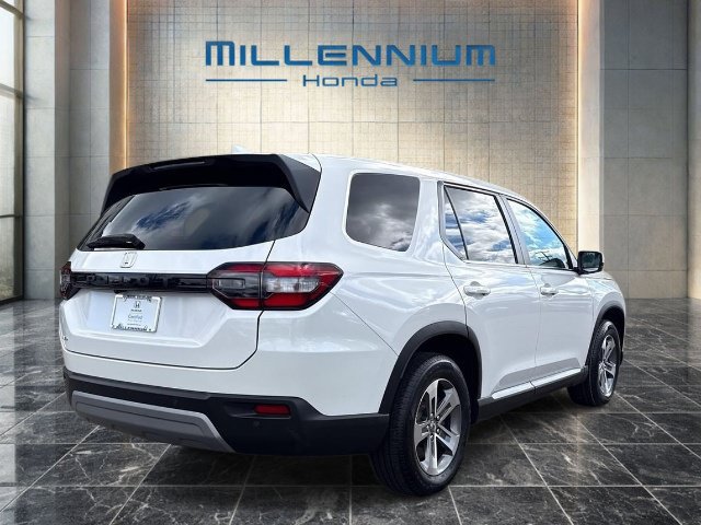 Used 2025 Honda Pilot EX-L image 5