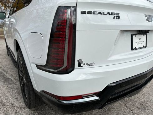 New 2025 Cadillac Escalade IQ Sport 1 w/ LPO, ONYX Package AWD/4WD image 10