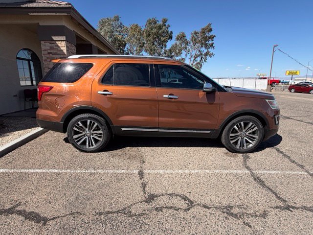 Used 2017 Ford Explorer Platinum AWD/4WD image 4