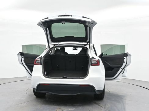 Used 2023 Tesla Model Y Long Range AWD/4WD image 35