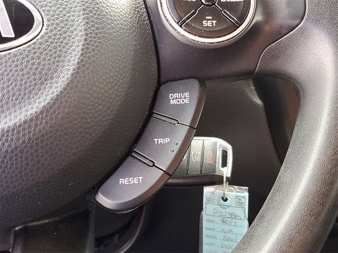 Used 2017 Kia Soul + image 26