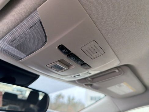 Used 2020 Toyota Corolla LE image 29