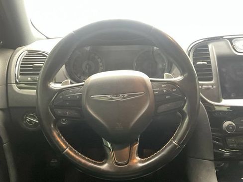Used 2019 Chrysler 300 S RWD image 6