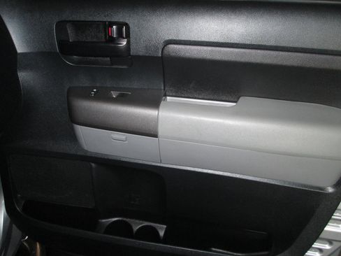 Used 2011 Toyota Tundra 4x4 Double Cab w/ Tow Pkg image 24