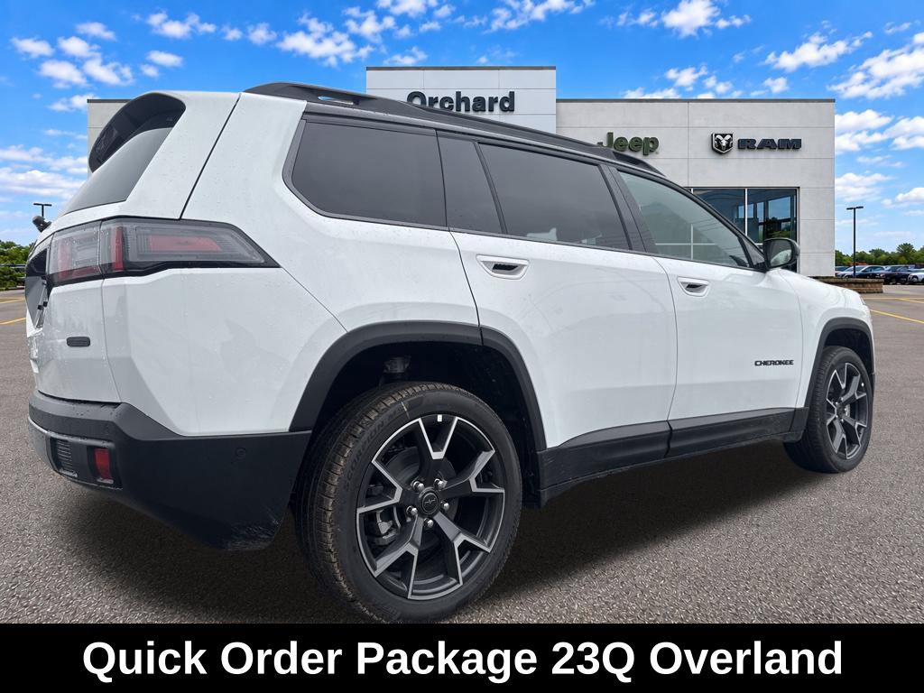 Used 2026 Jeep Cherokee Overland w/ Trailer Tow Group AWD/4WD image 4
