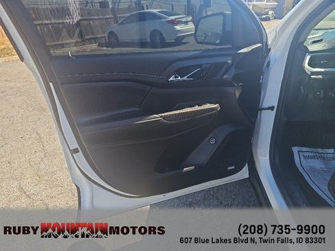 Used 2019 GMC Acadia SLT AWD/4WD image 10