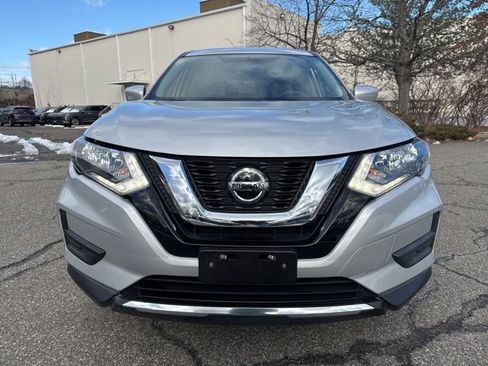 Used 2018 Nissan Rogue S image 2