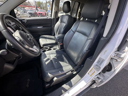 Used 2016 Jeep Compass High Altitude AWD/4WD image 18