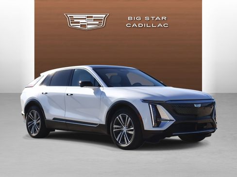 Certified 2024 Cadillac Lyriq Luxury image 7