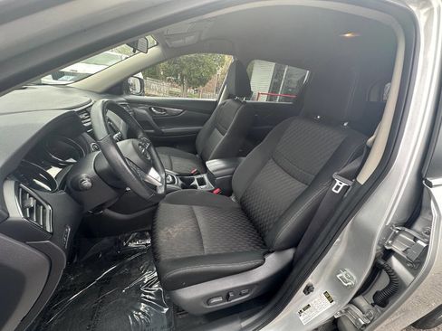 Used 2019 Nissan Rogue SV FWD image 11
