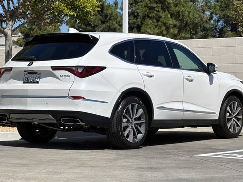 Certified 2026 Acura MDX FWD w/ Technology Package image 8