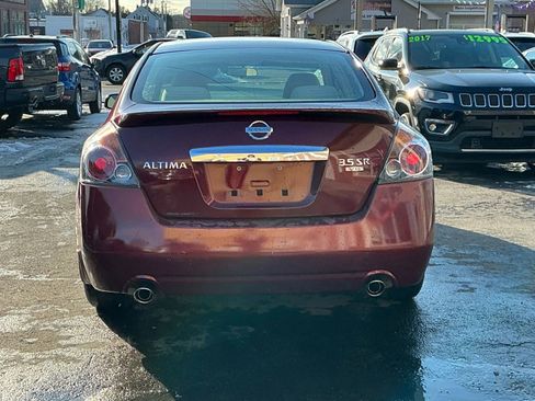 Used 2010 Nissan Altima 3.5 SR w/ Sport Pkg FWD image 5