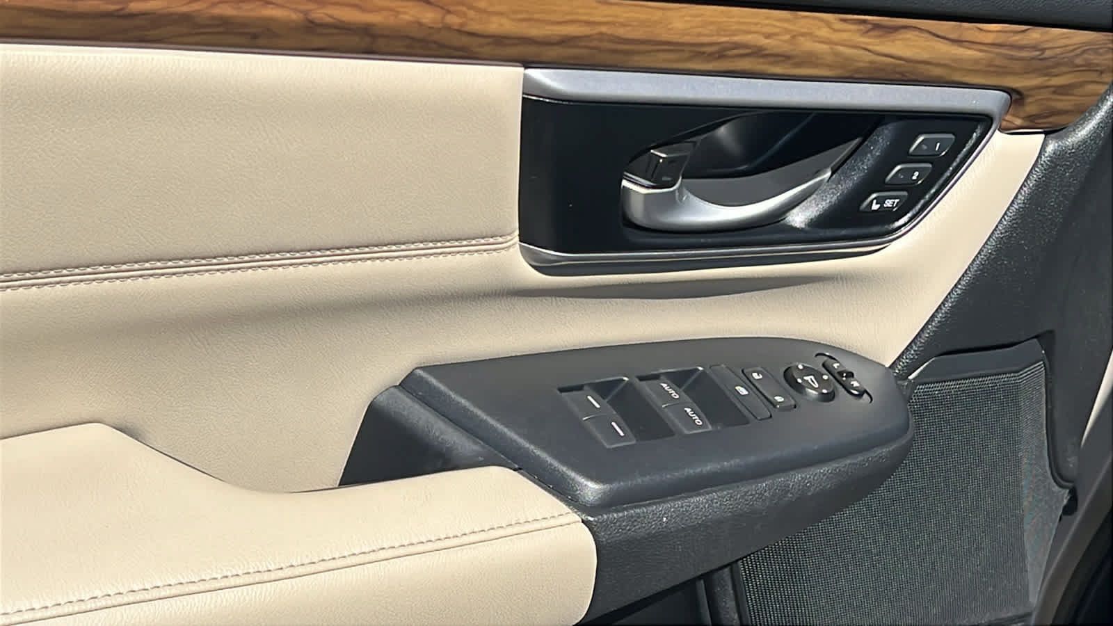 Used 2018 Honda CR-V EX-L image 22